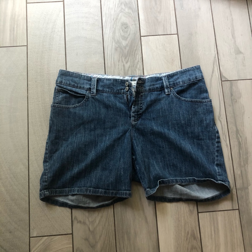 Lee just below the waist womens shorts 16W Medium